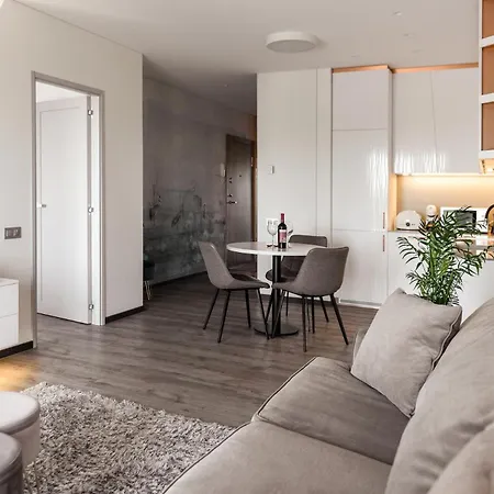 Apartment Bright With Castle View