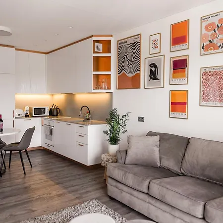 Bright With Castle View Apartment